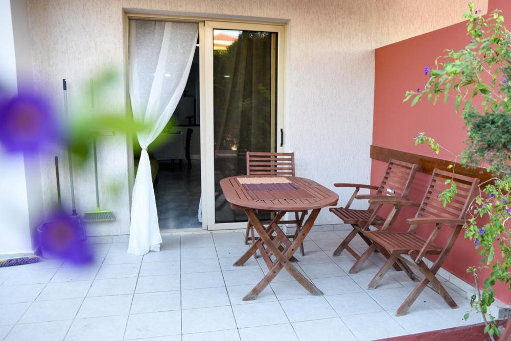 Beautiful Apartment Near The Sea And A Large Private Garden 파포스 외부 사진