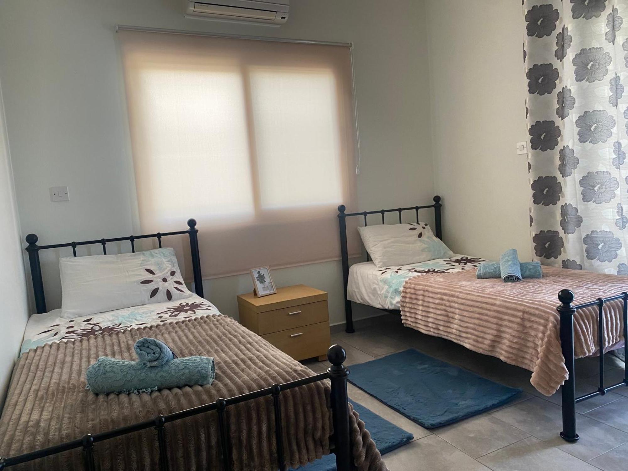 Beautiful Apartment Near The Sea And A Large Private Garden 파포스 외부 사진