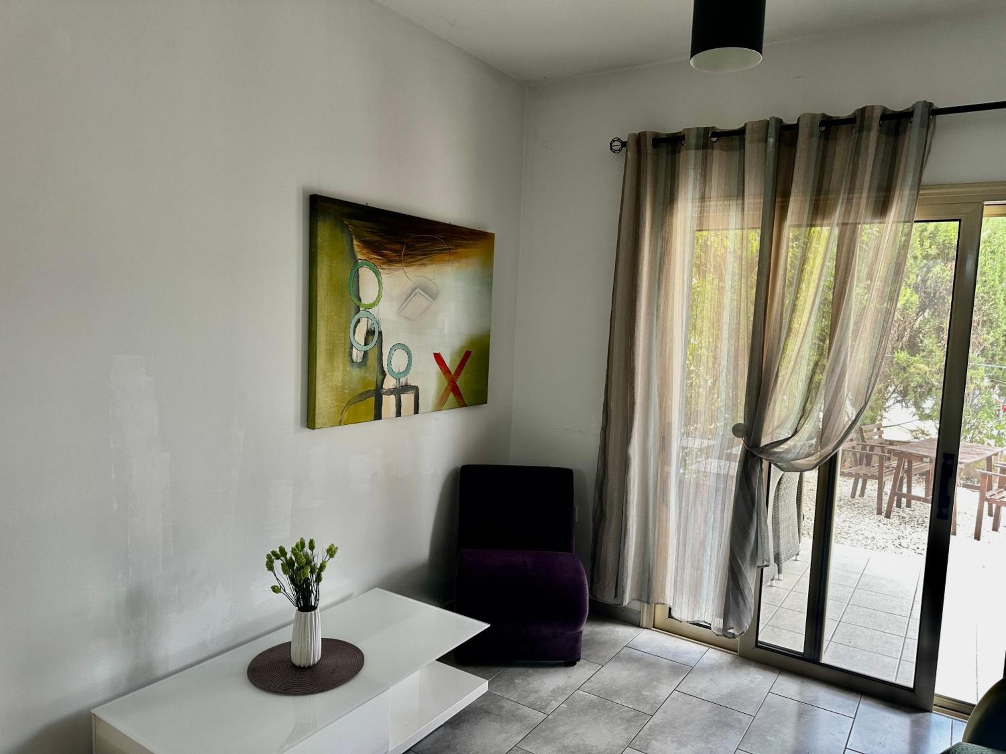 Beautiful Apartment Near The Sea And A Large Private Garden 파포스 외부 사진