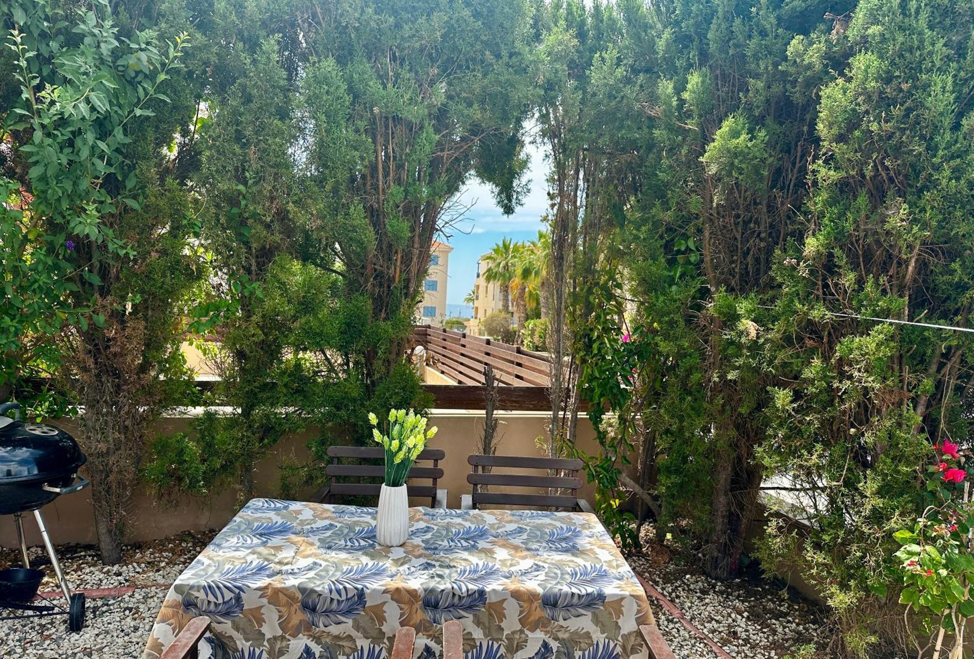 Beautiful Apartment Near The Sea And A Large Private Garden 파포스 외부 사진