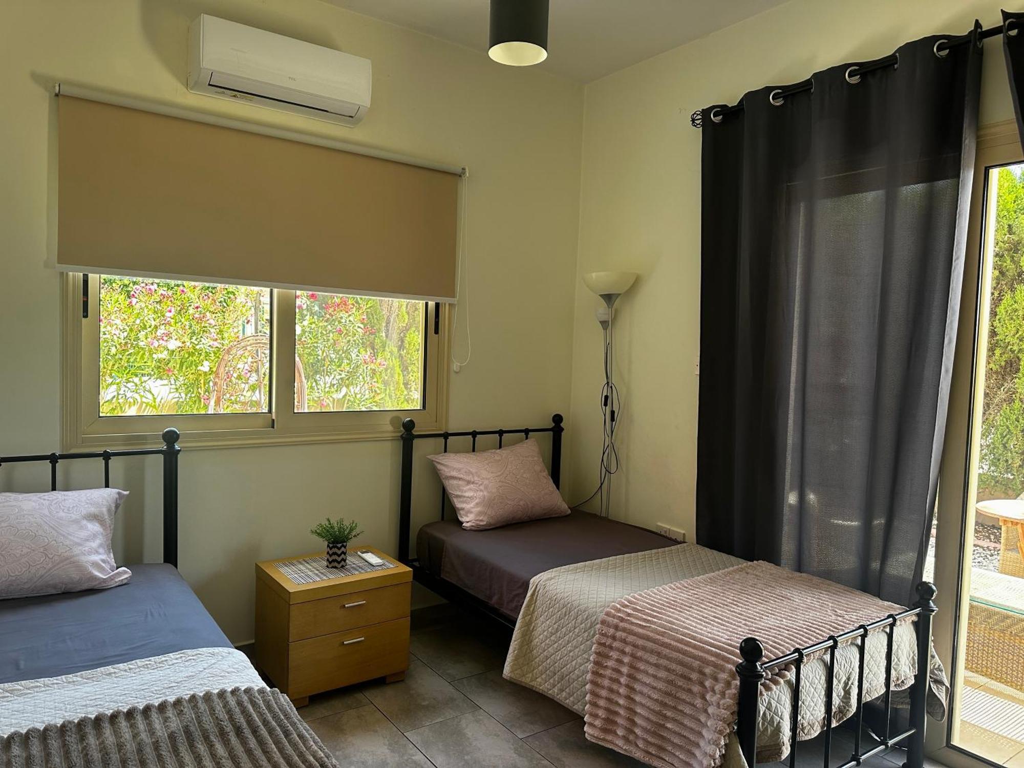 Beautiful Apartment Near The Sea And A Large Private Garden 파포스 외부 사진