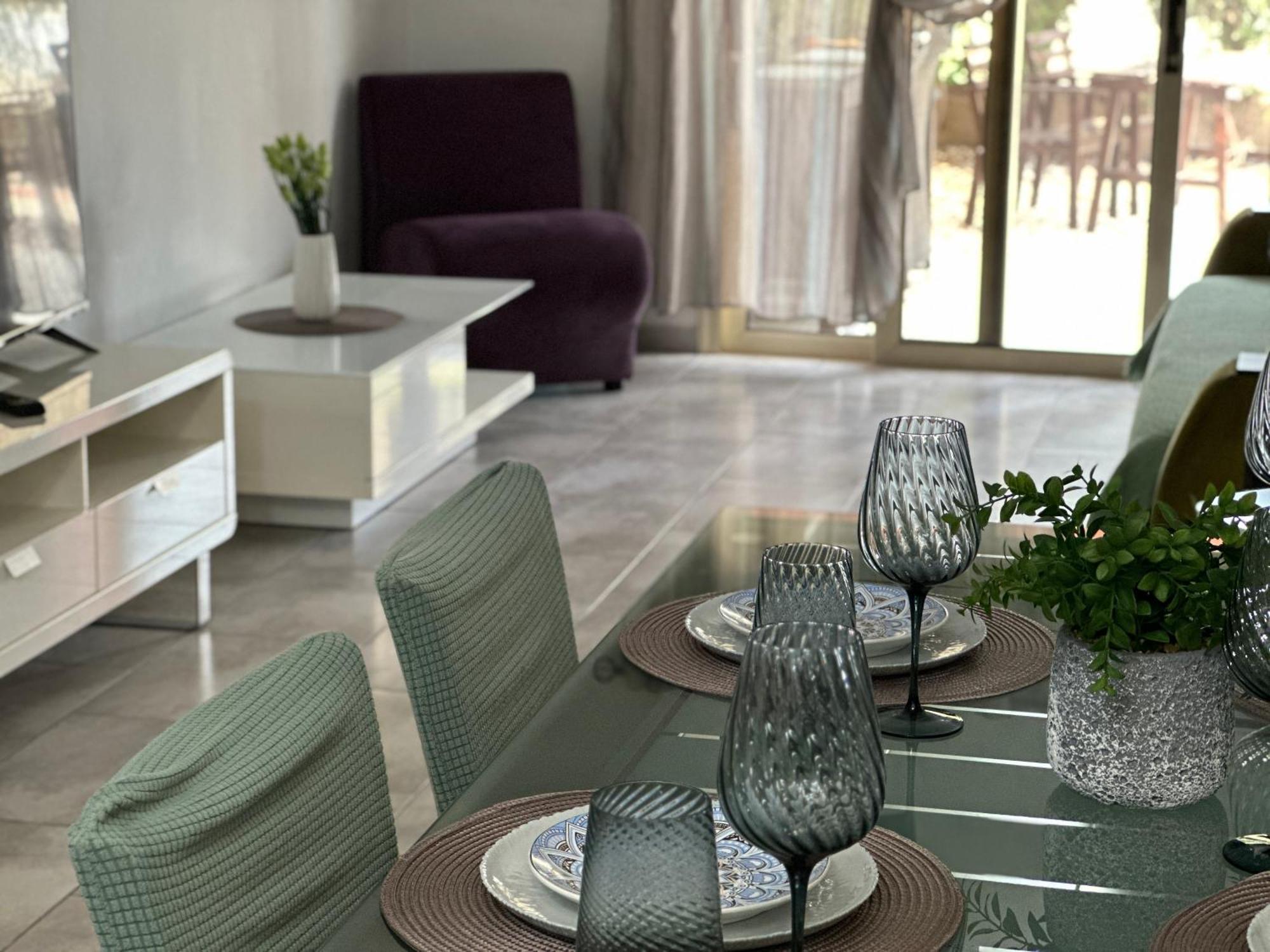 Beautiful Apartment Near The Sea And A Large Private Garden 파포스 외부 사진