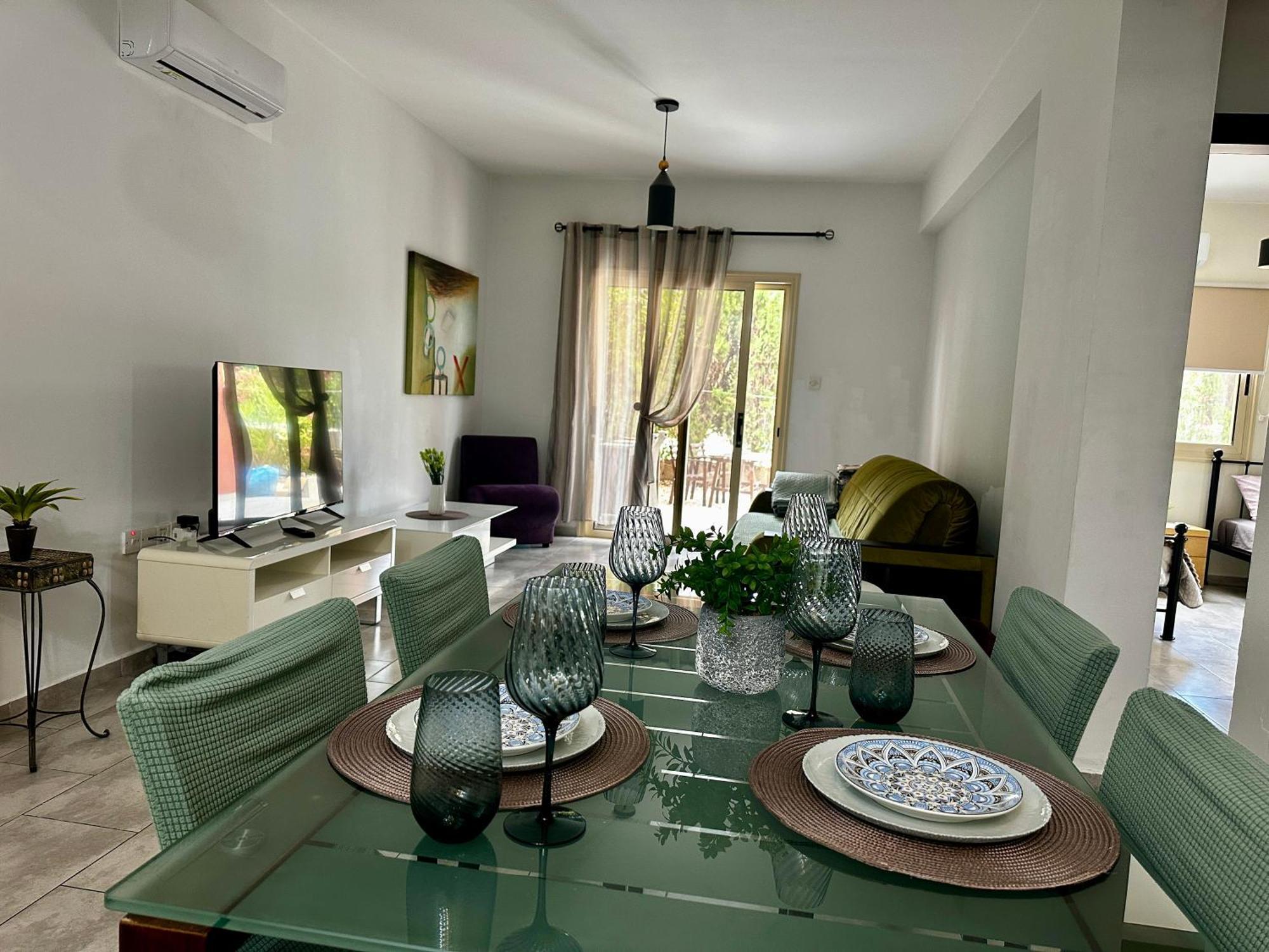 Beautiful Apartment Near The Sea And A Large Private Garden 파포스 외부 사진